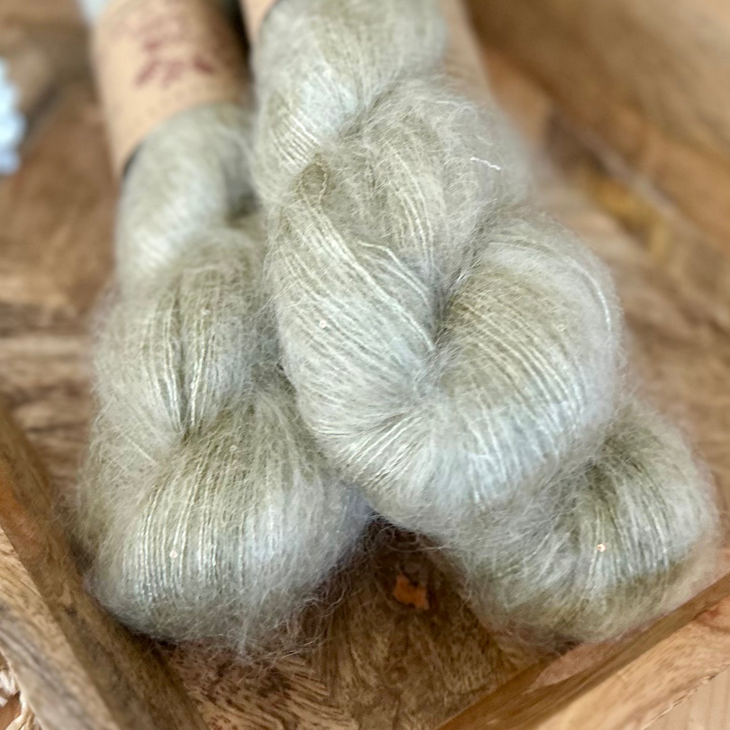 Super Kid Silk Pailletten „Salbeigrün“