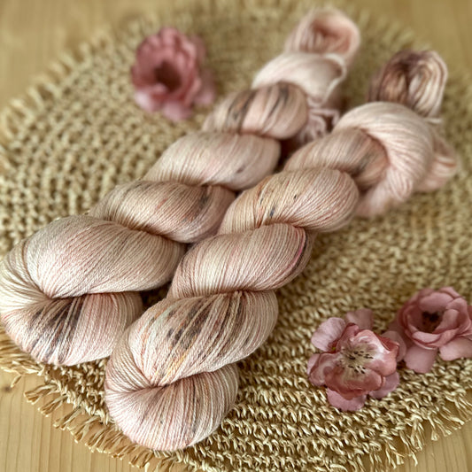 Seide Merino “Strawberry cheesecake”